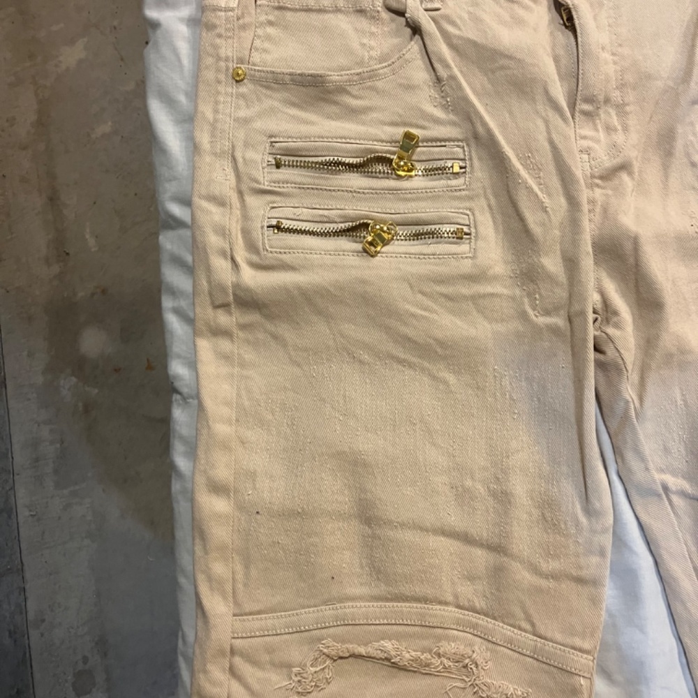 Shorts - Picture 3 of 5
